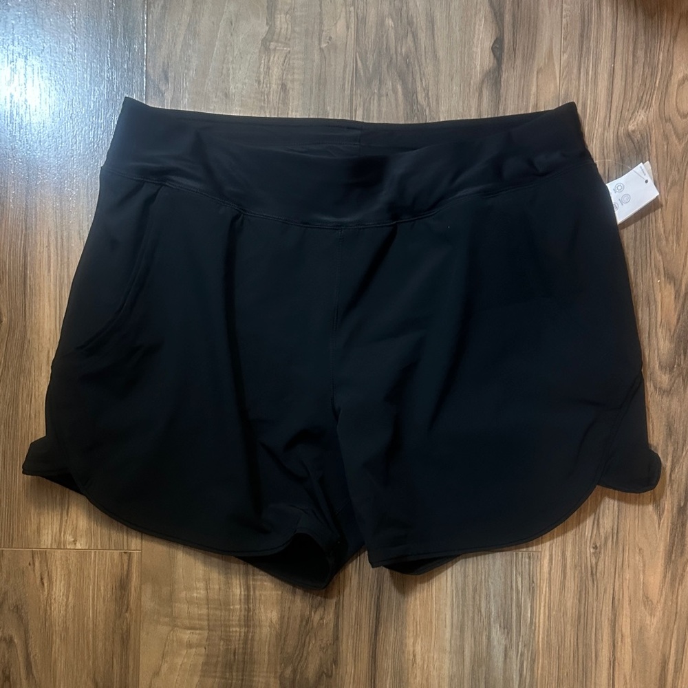 Lands End comfort waist 5” board shorts size 14